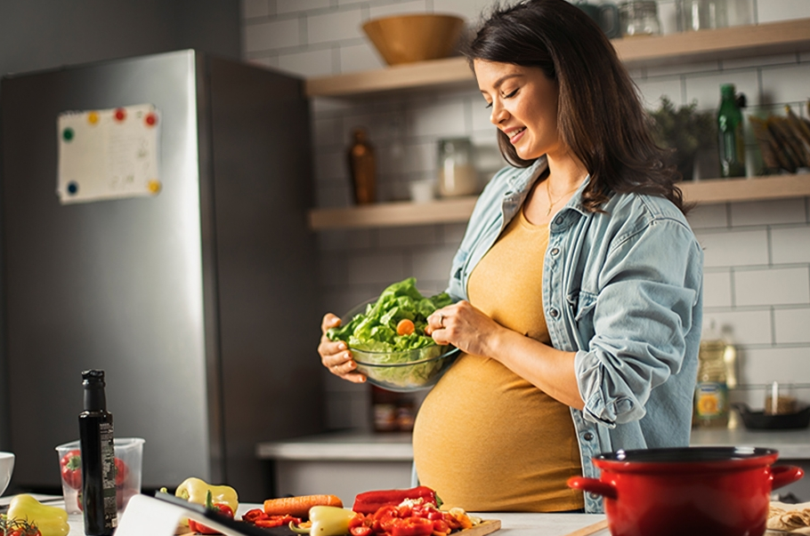 Mindful Eating During Pregnancy: Beyond the Basics
